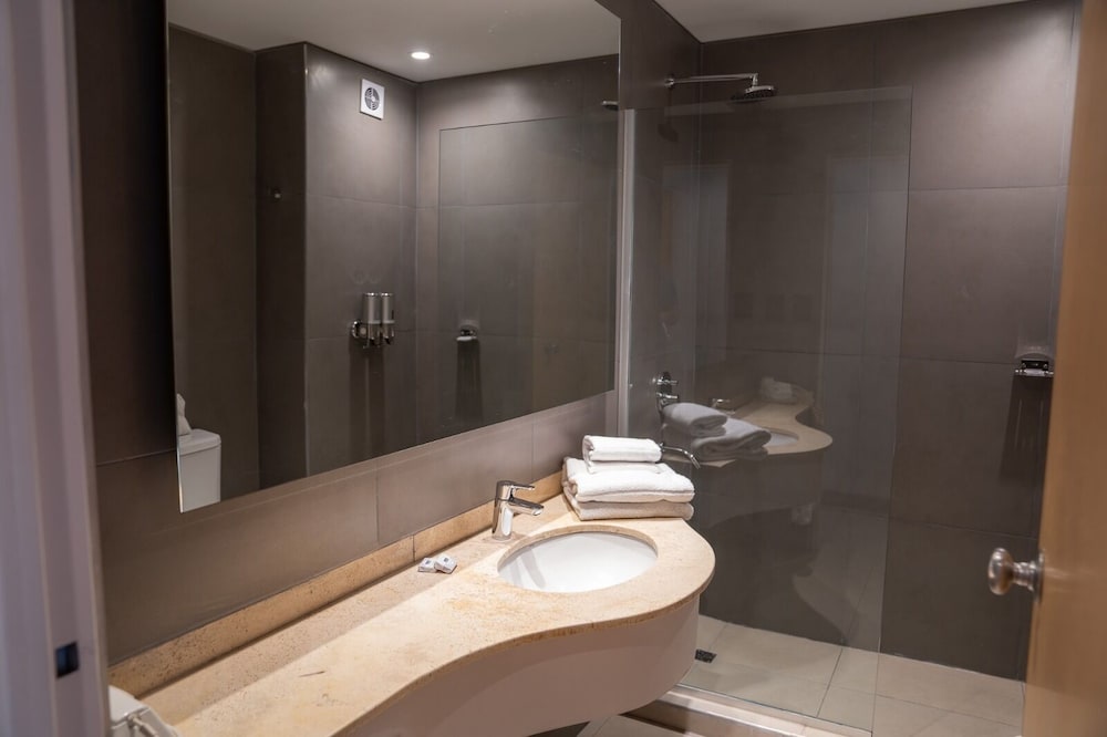 Urbanas Suites 35/36