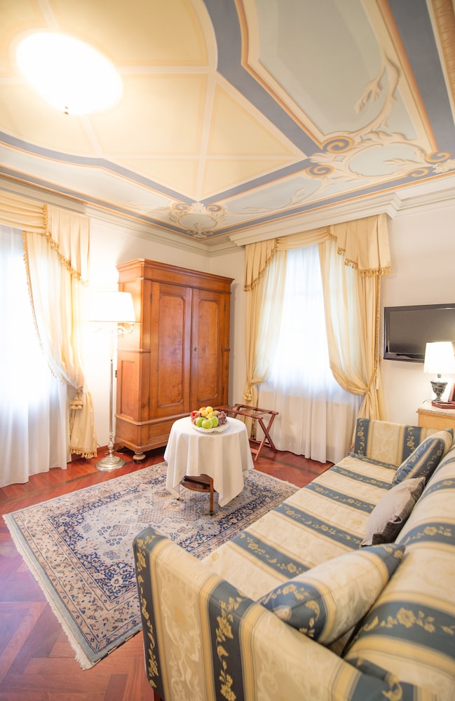 Hotel Villa Beccaris 43/64