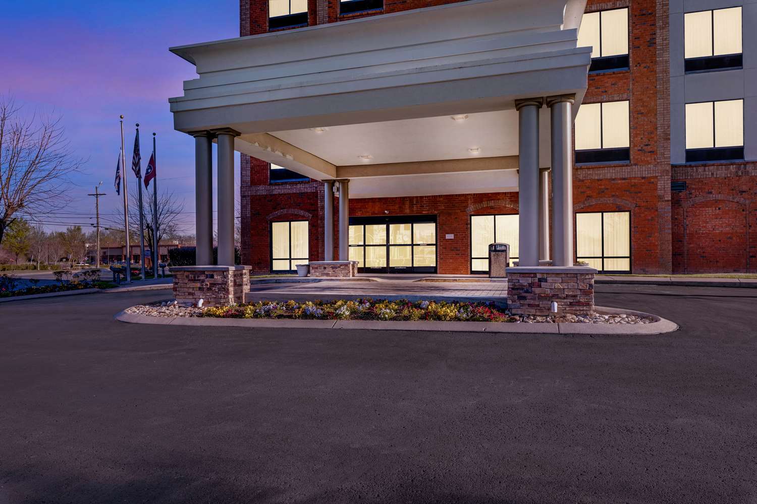 Comfort Suites Murfreesboro 16/18
