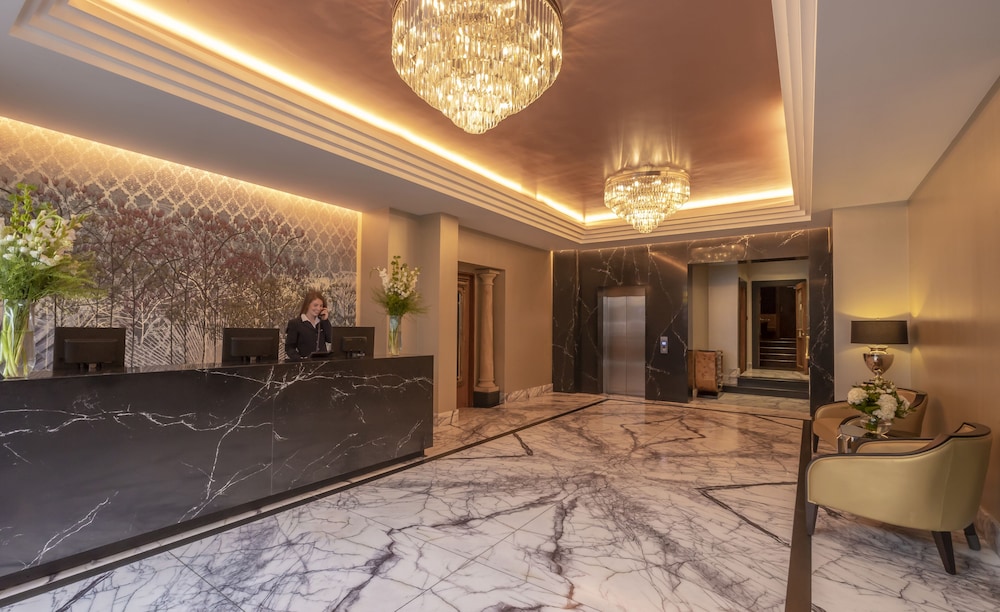 Eyre Square Hotel 5/58