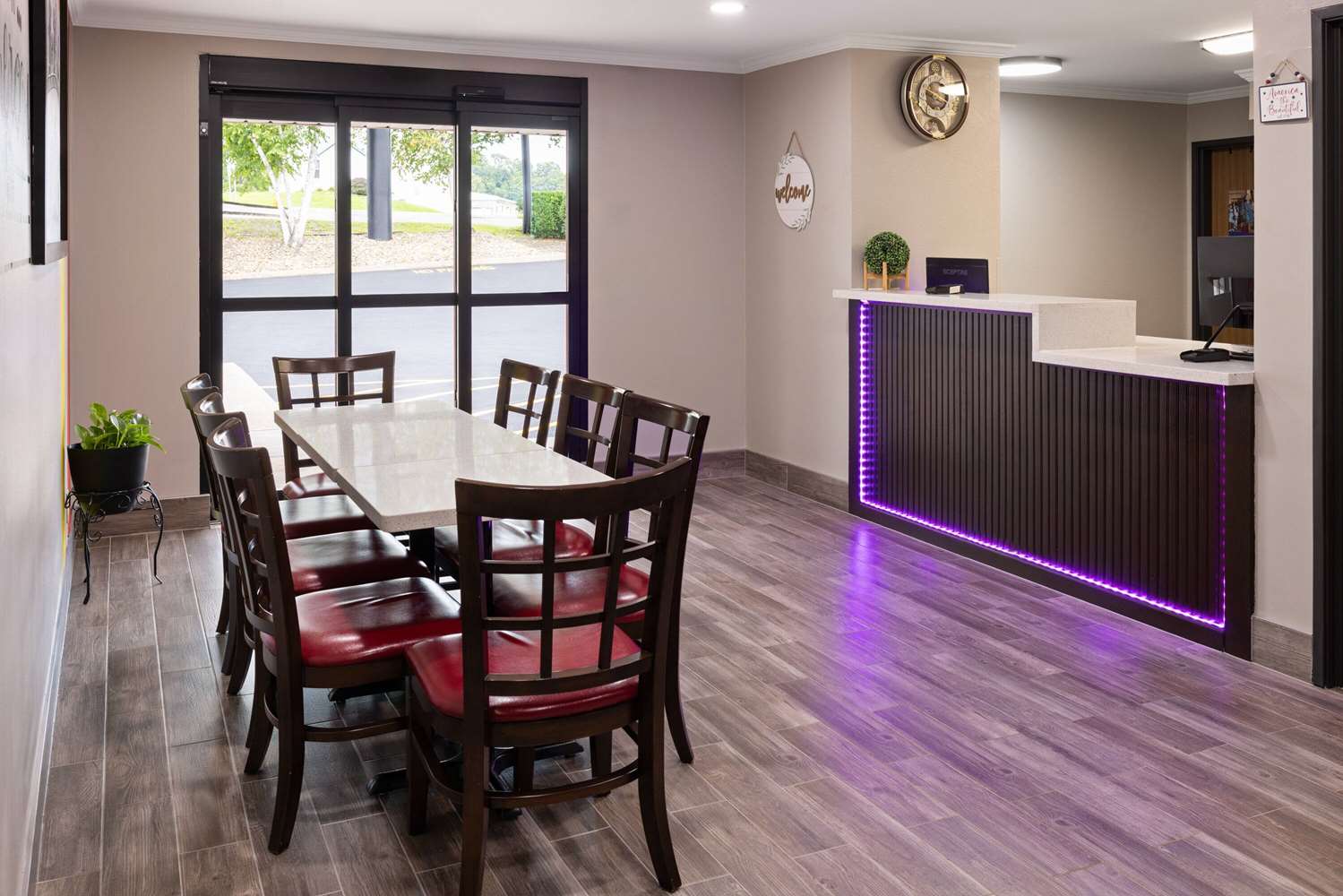 Super 8 by Wyndham Burnham/Lewistown 14/17