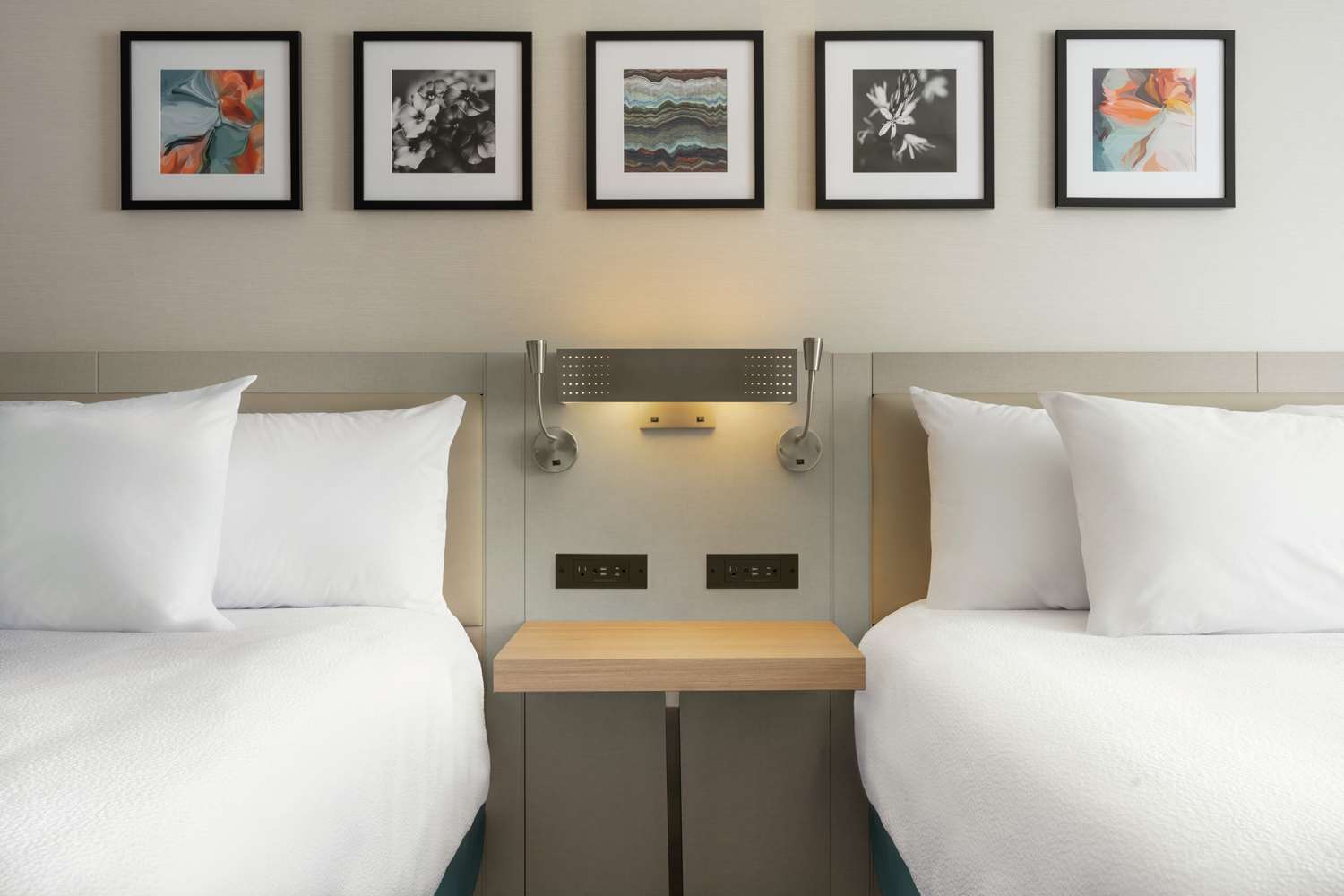 غرفة بسريرين كوين، Hilton Garden Inn Fort Collins 2/3