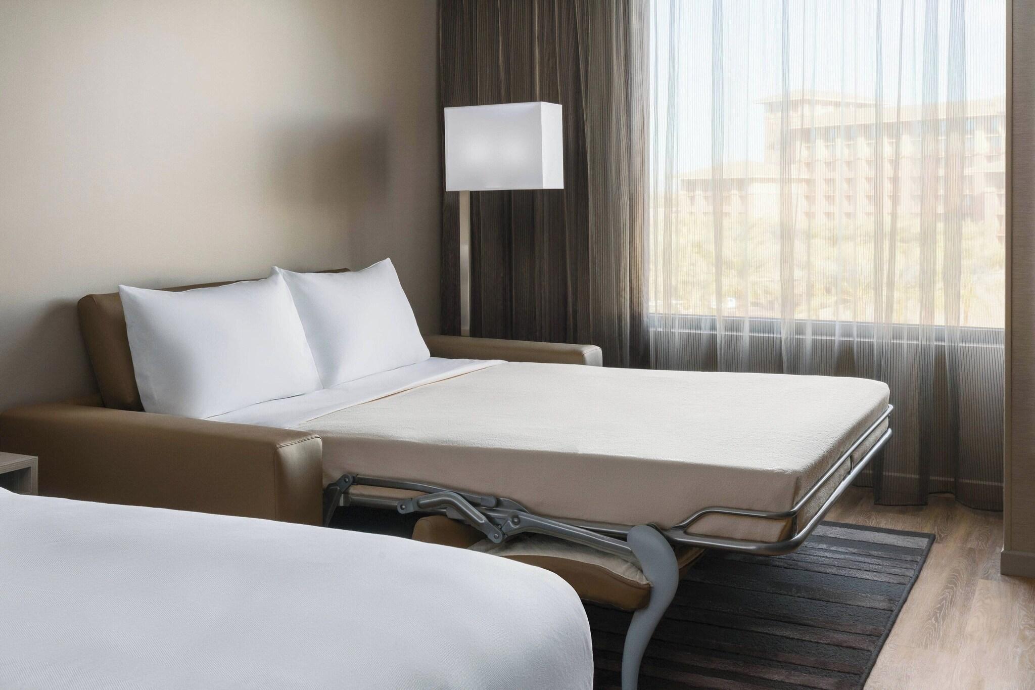 غرفة بسرير مزدوج لذوي الإعاقة، AC Hotel Scottsdale North 3/4