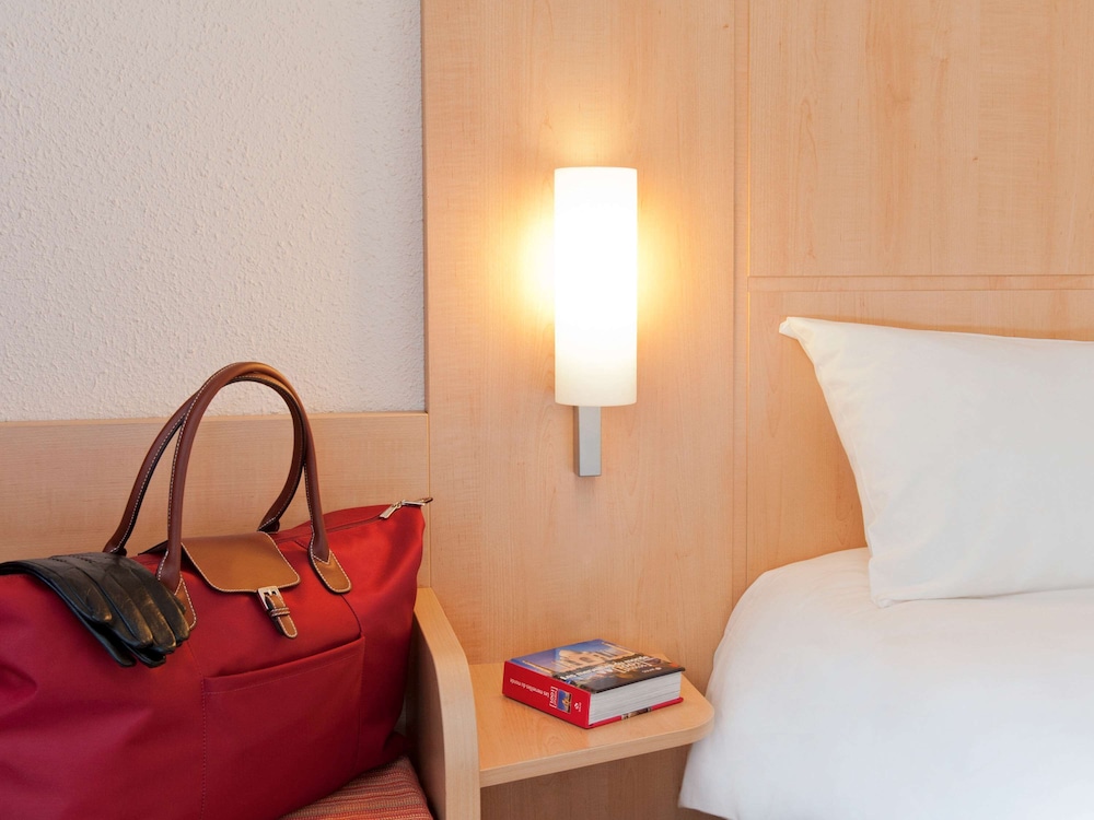 Ibis Lille Centre Gares 39/68