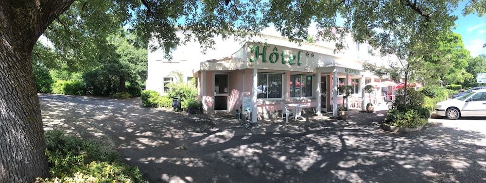 HOTEL LES CHENES 3/50