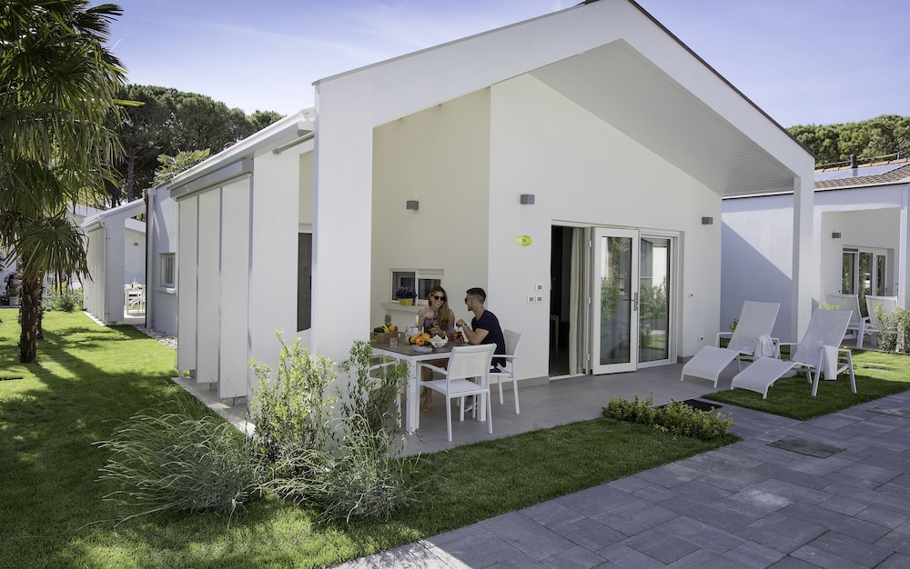 VELA BLU CAMPING VILLAGE 6/67