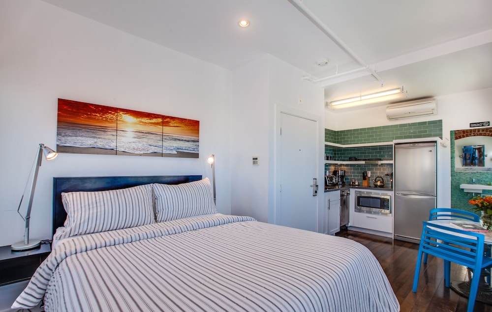 Venice Breeze Suites 6/54