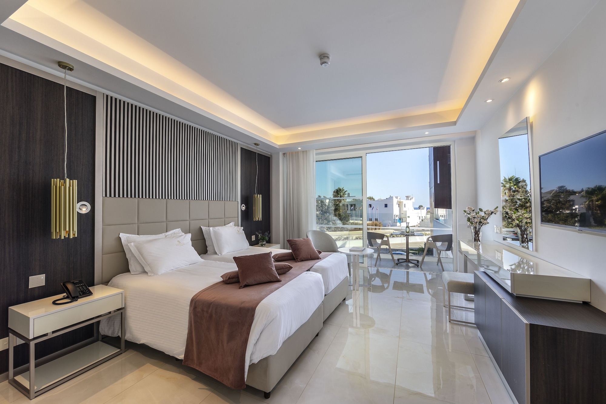 1 BEDROOM, SUPERIOR, LAND VIEW, CITY VIEW, BALCONY