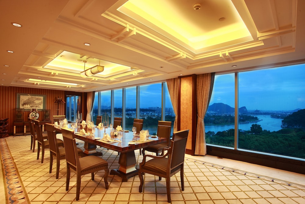 Lijiang Waterfall Hotel 54/71