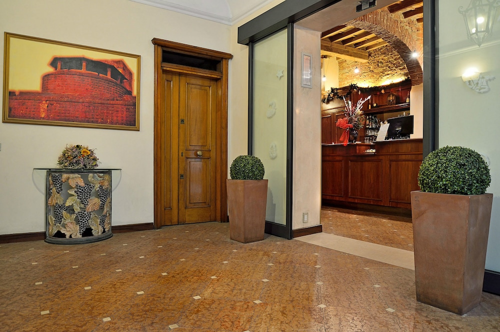 Hotel Porta Faenza 12/87