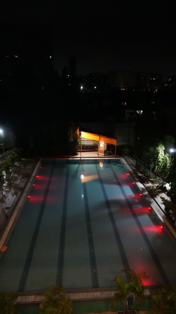 The Club Emerald Chembur 24/51