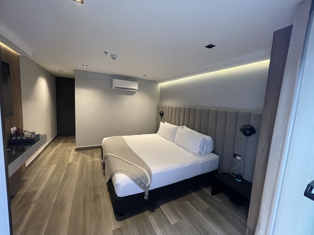 SUPERIOR, DOUBLE BED