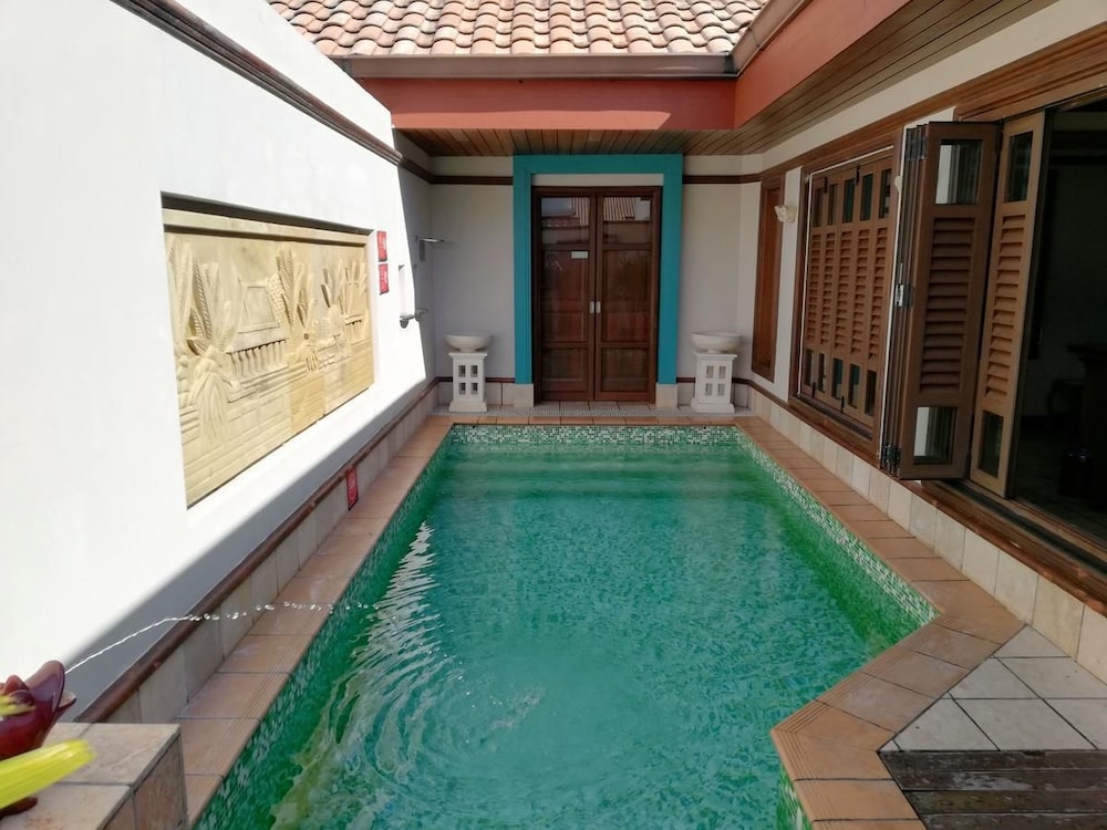Wonderland Private Chalet at Port Dickson 20/48
