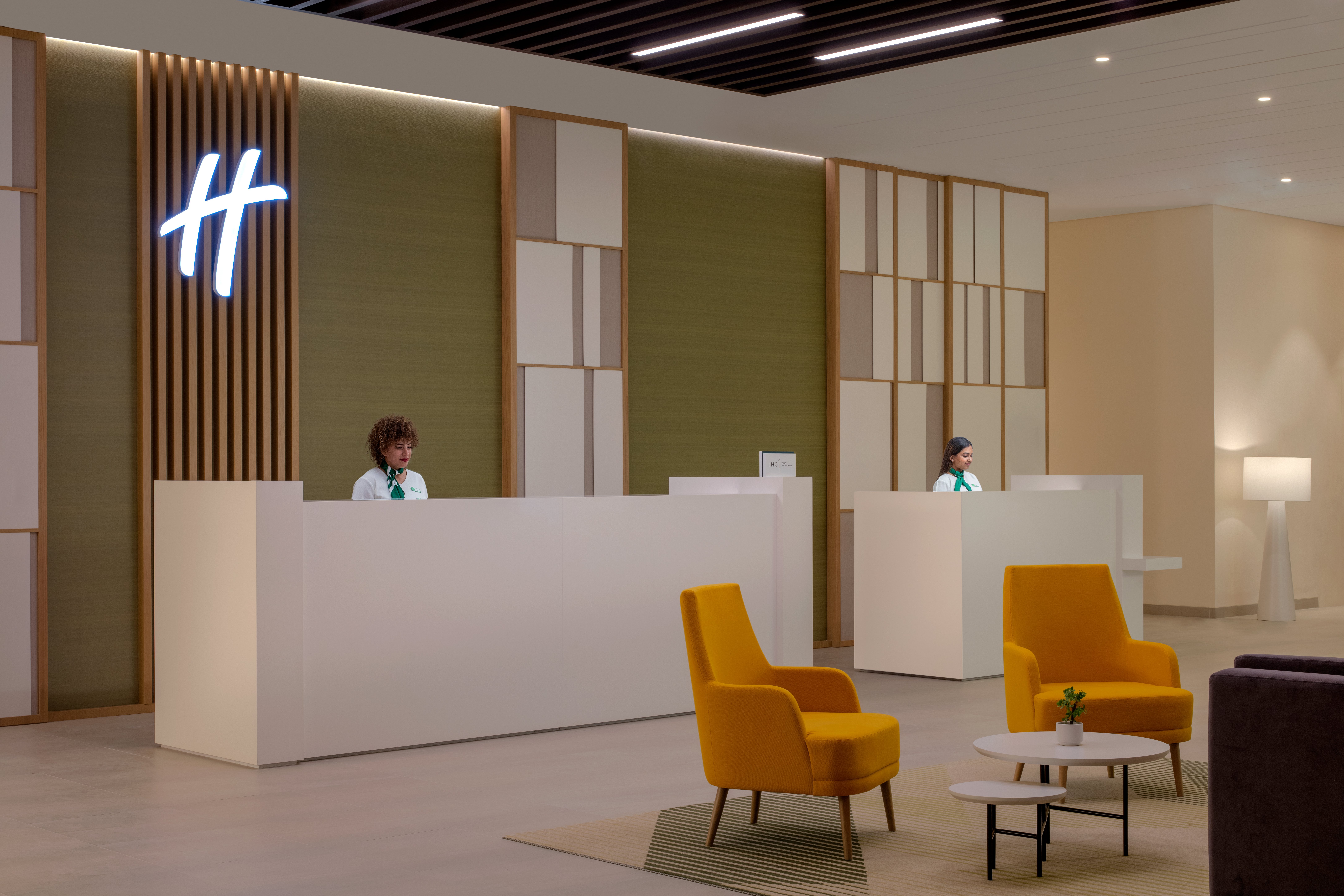 Holiday Inn Dubai Business Bay 6/54