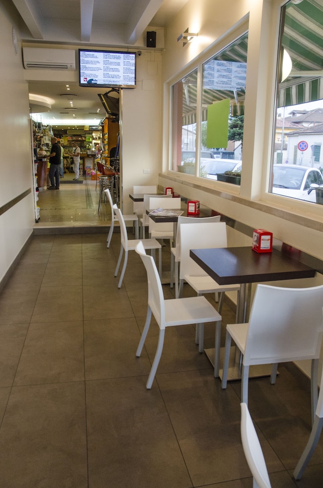 Albergo Bar Cenni 35/48