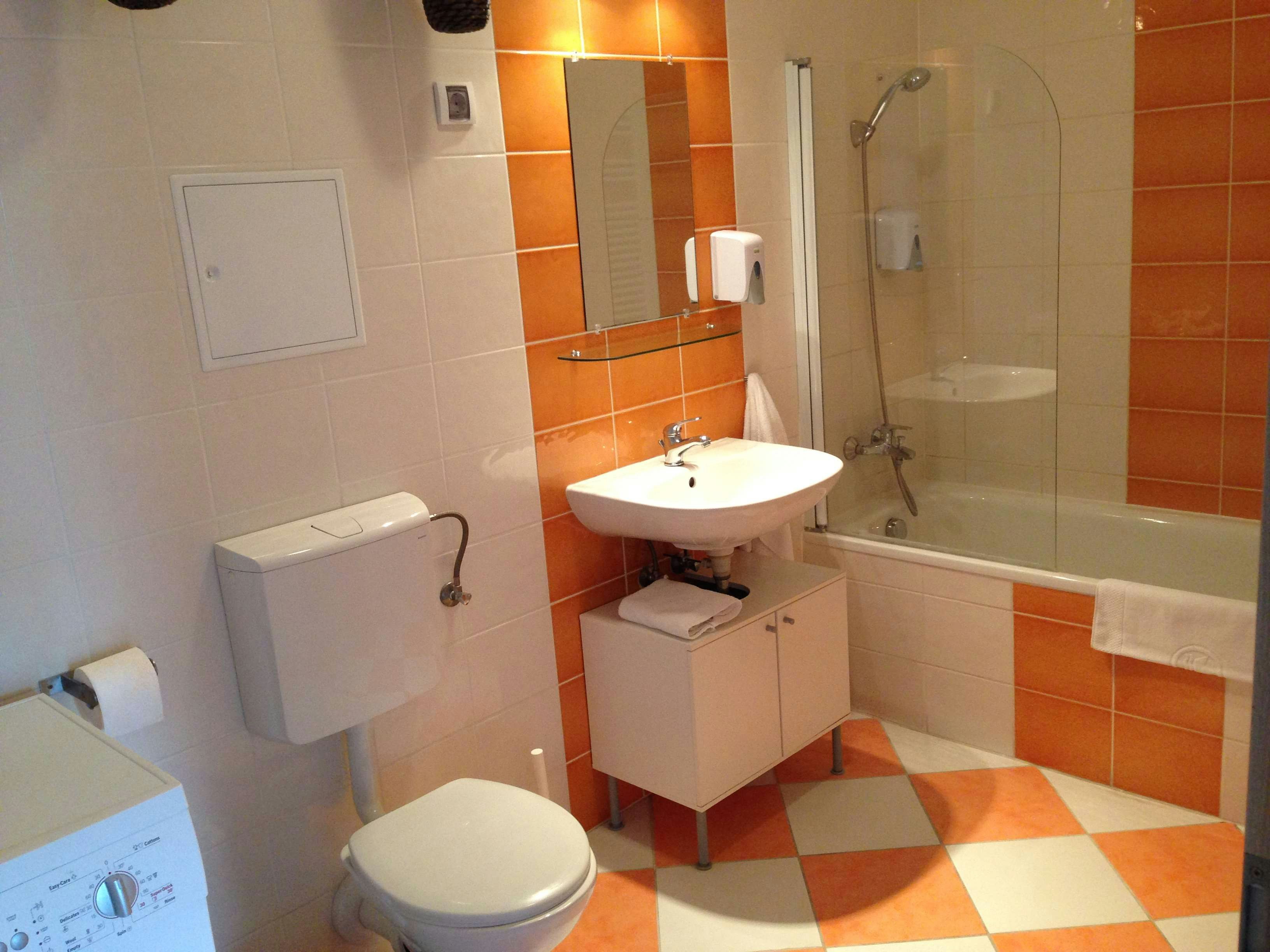 CORVIN CENTER SUITES 85/87