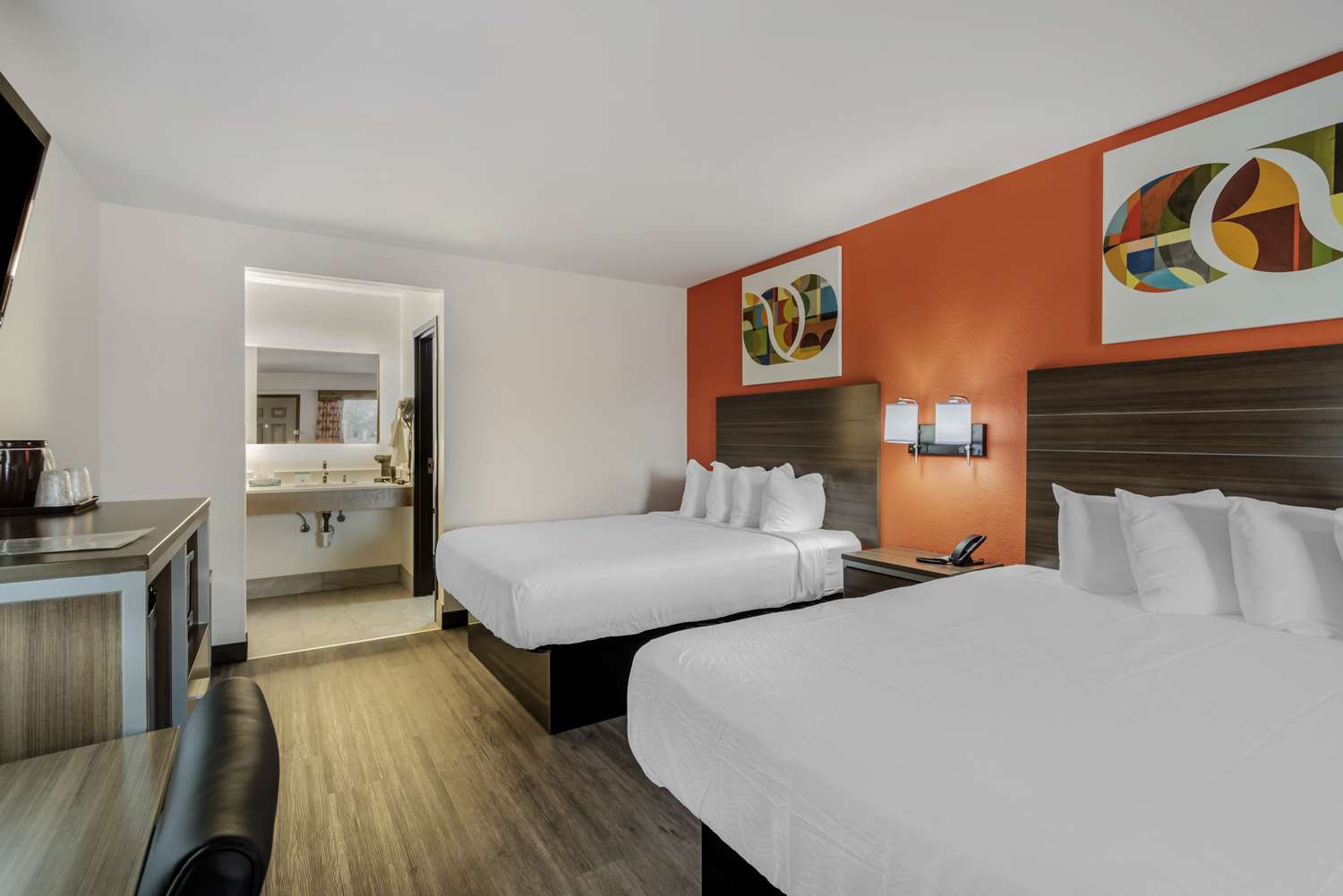 Room, 2 Queen Beds, Bathtub, Accessible
