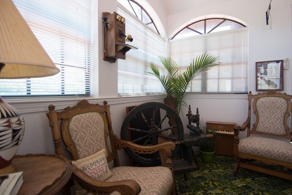 Red Horse Vineyard Bed & Breakfast 46/66
