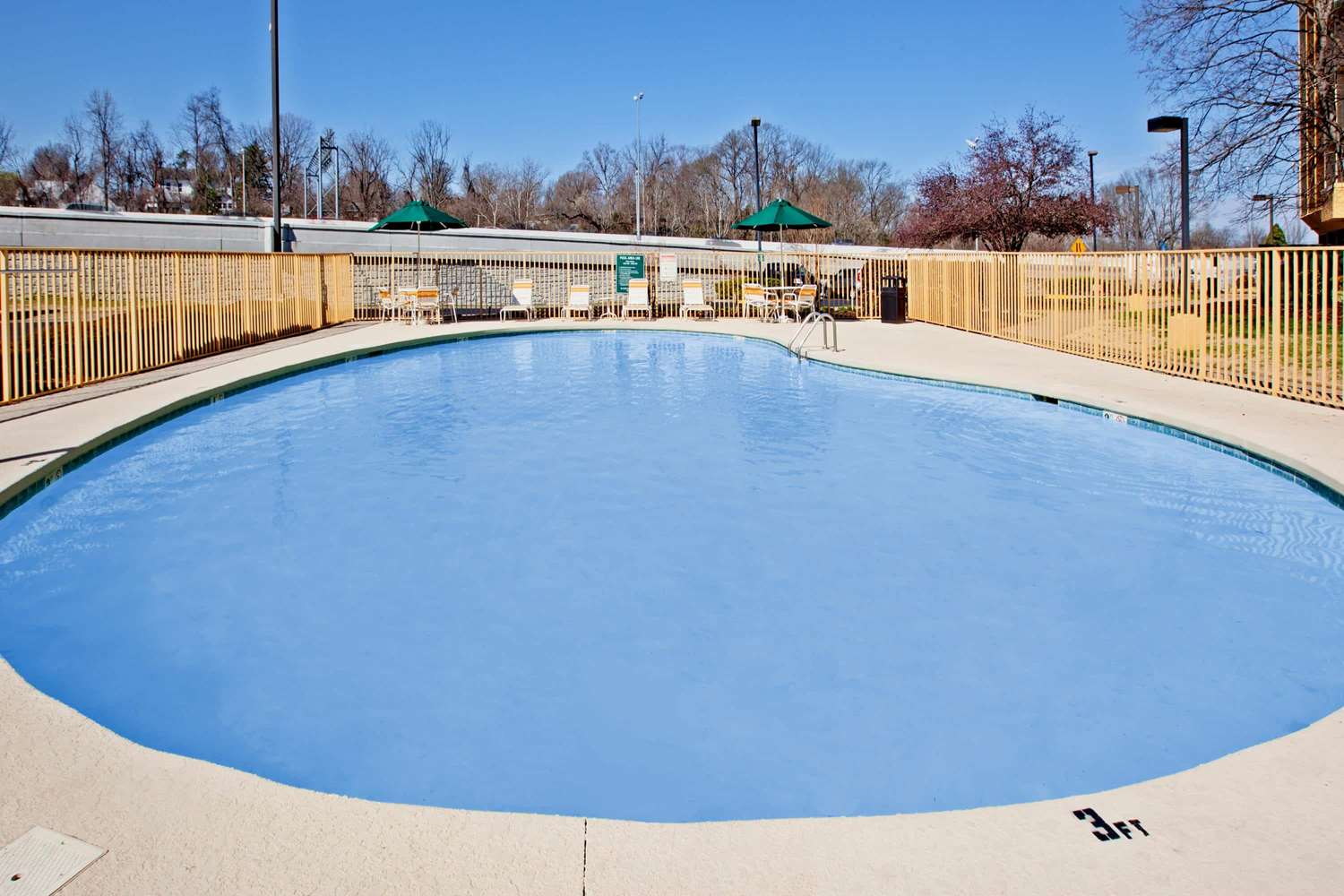 La Quinta Inn & Suites by Wyndham Nashville Airport/Opryland 26/38