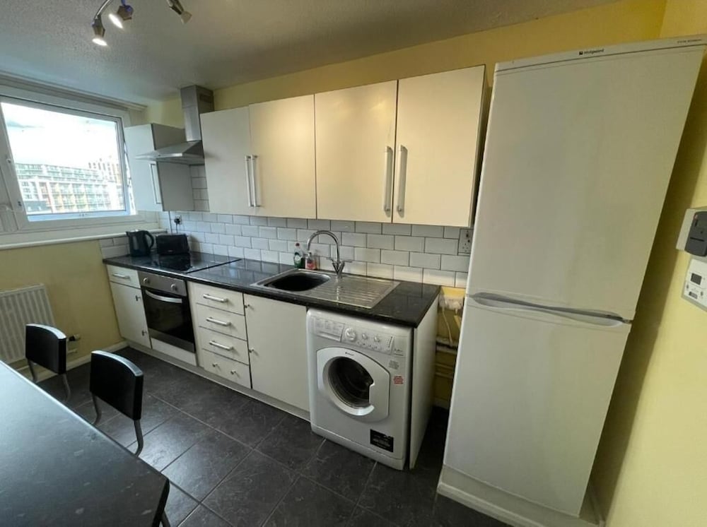 Victoria Centre Apartments &amp; Annexe 12/50