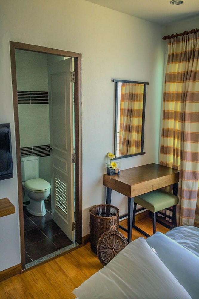 Baan Hansa -1401 8/23