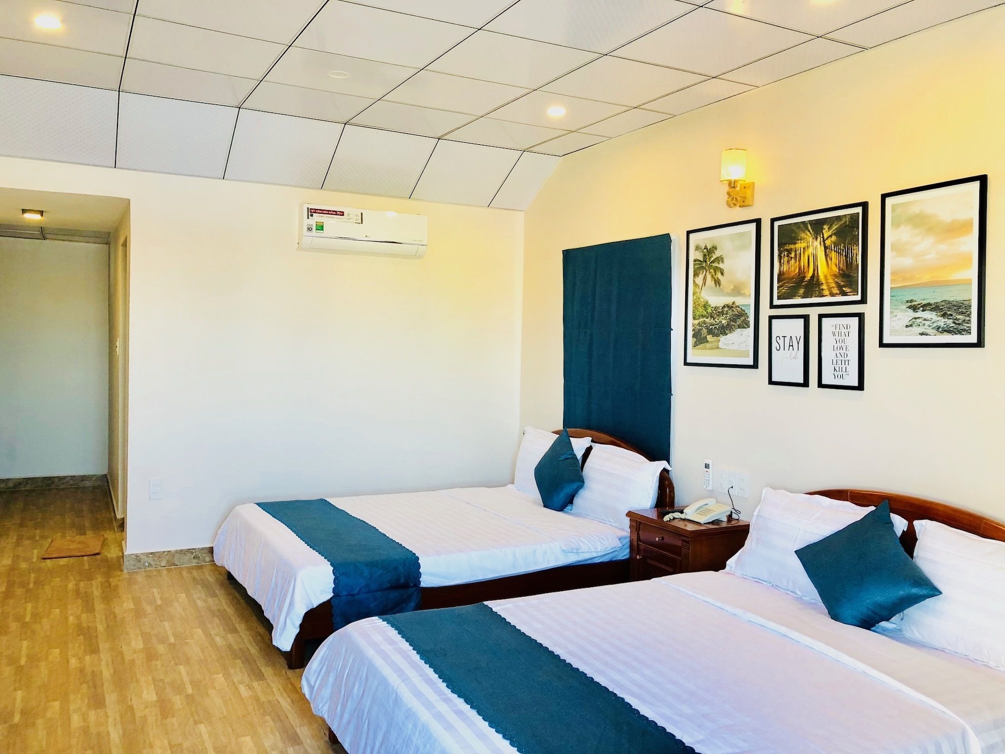 SUPERIOR, DOUBLE OR TWIN BED, CITY VIEW