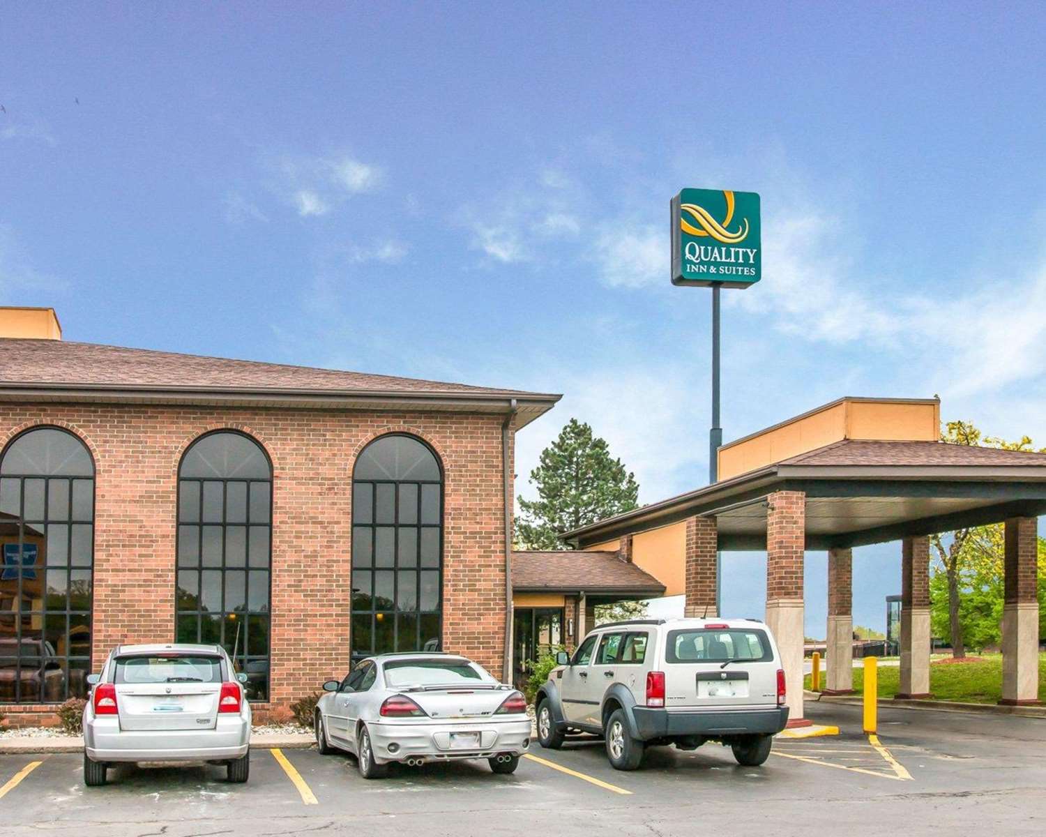 Baymont by Wyndham Flint Airport North 52/53