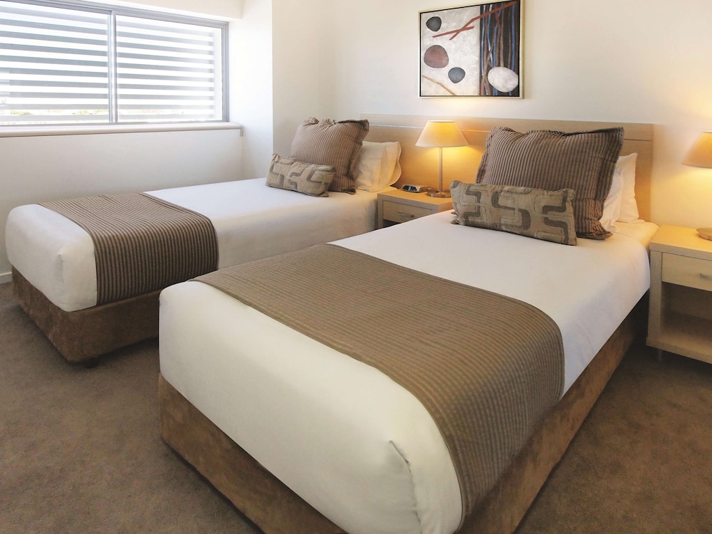 Oaks Townsville Gateway Suites 19/70