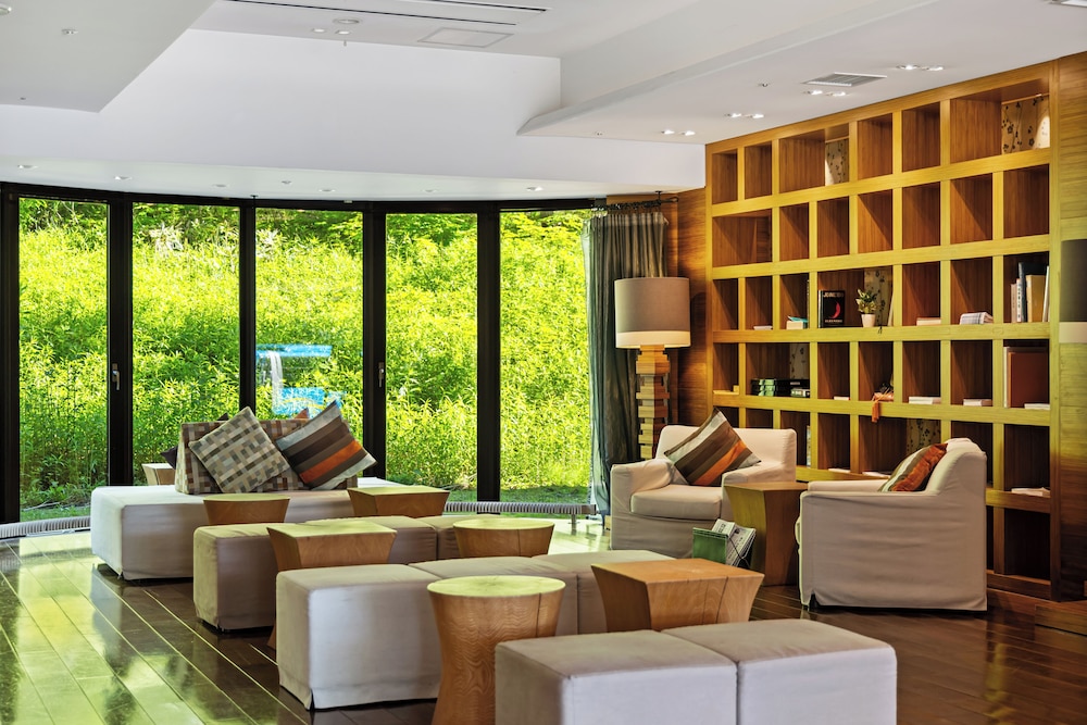 One Niseko Resort Towers 52/72