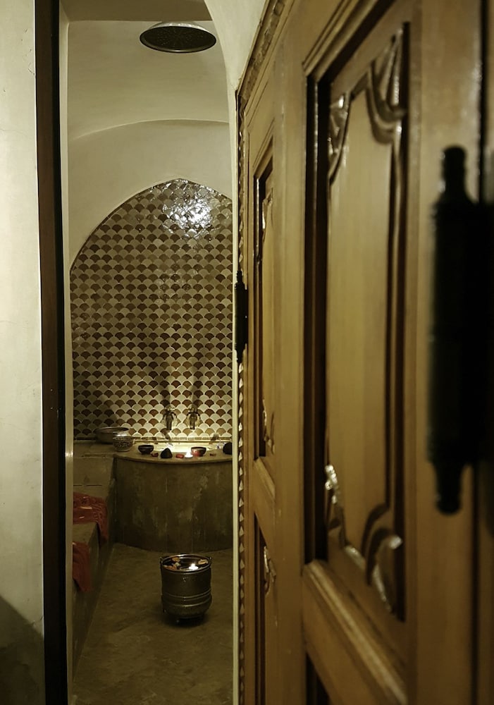 Riad Gallery 49 32/50