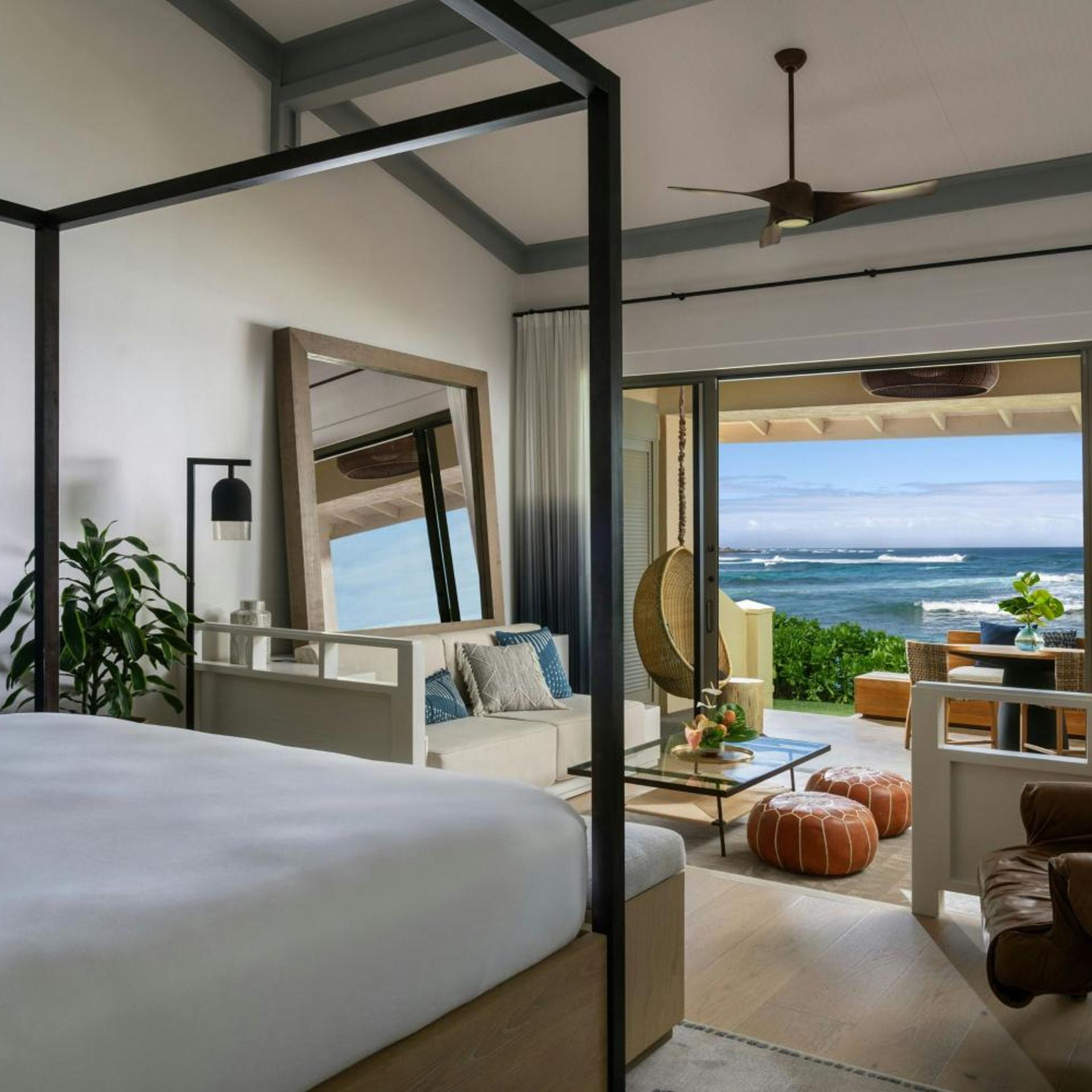Bungalow, King Bed, Club Lounge Access