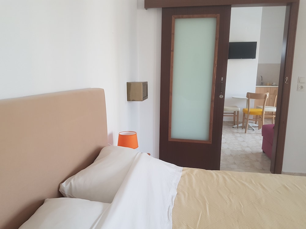 Arhodiko Hotel 16/72