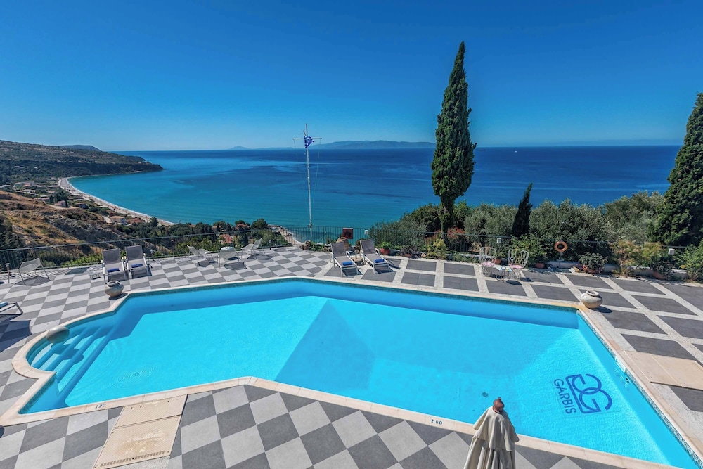 Garbis Villas 21/50