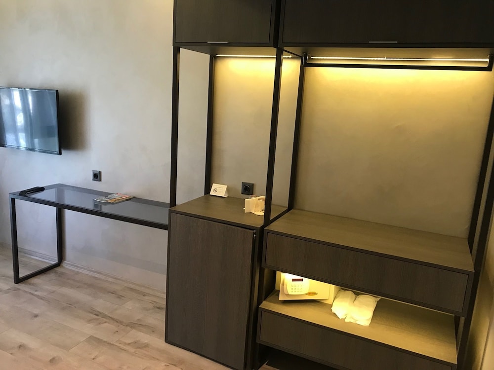 Orya Hotel 34/63