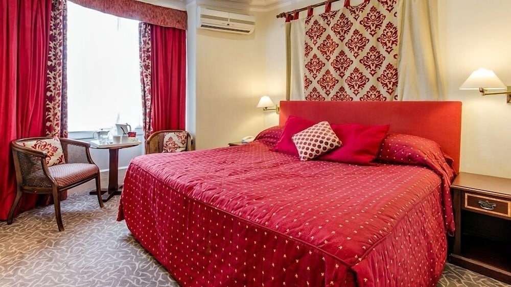 LA PLACE HOTEL 36/77