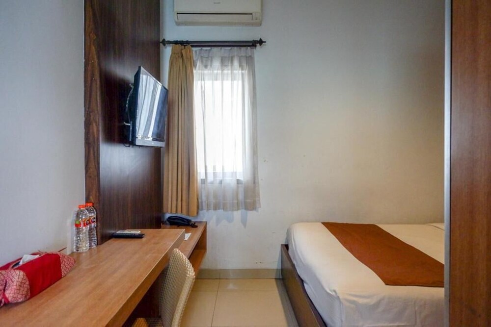 Dinasty Smart Hotel 32/66