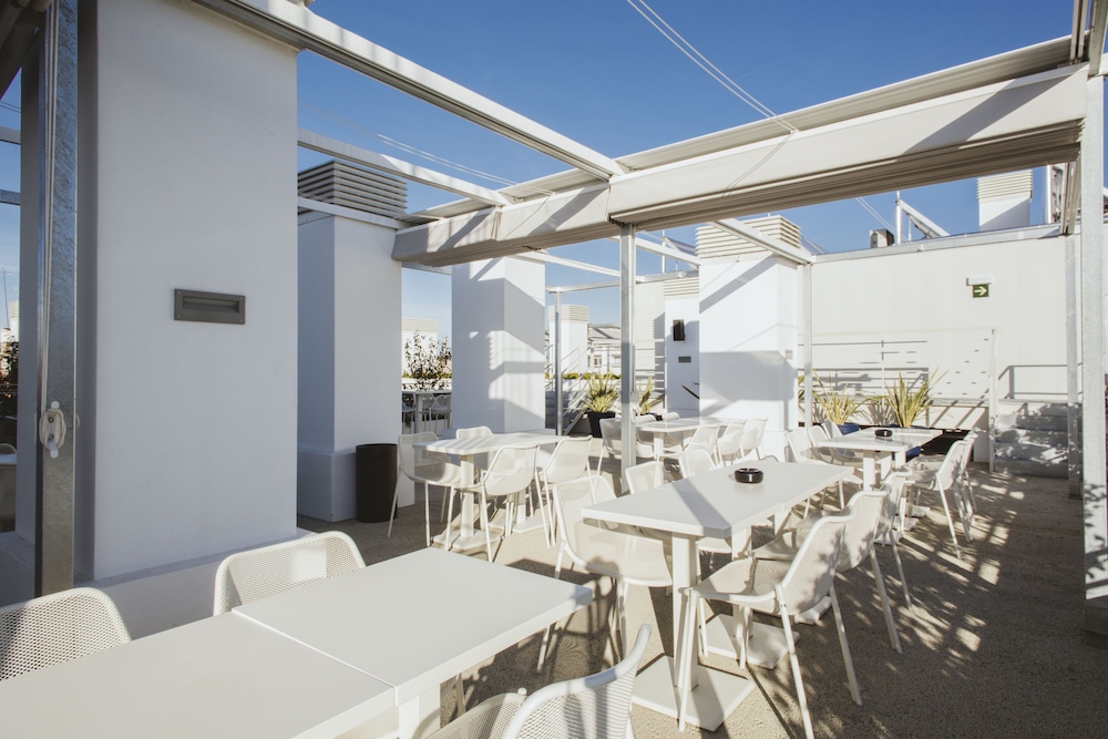 Student Residence Claudio Coello 24/44