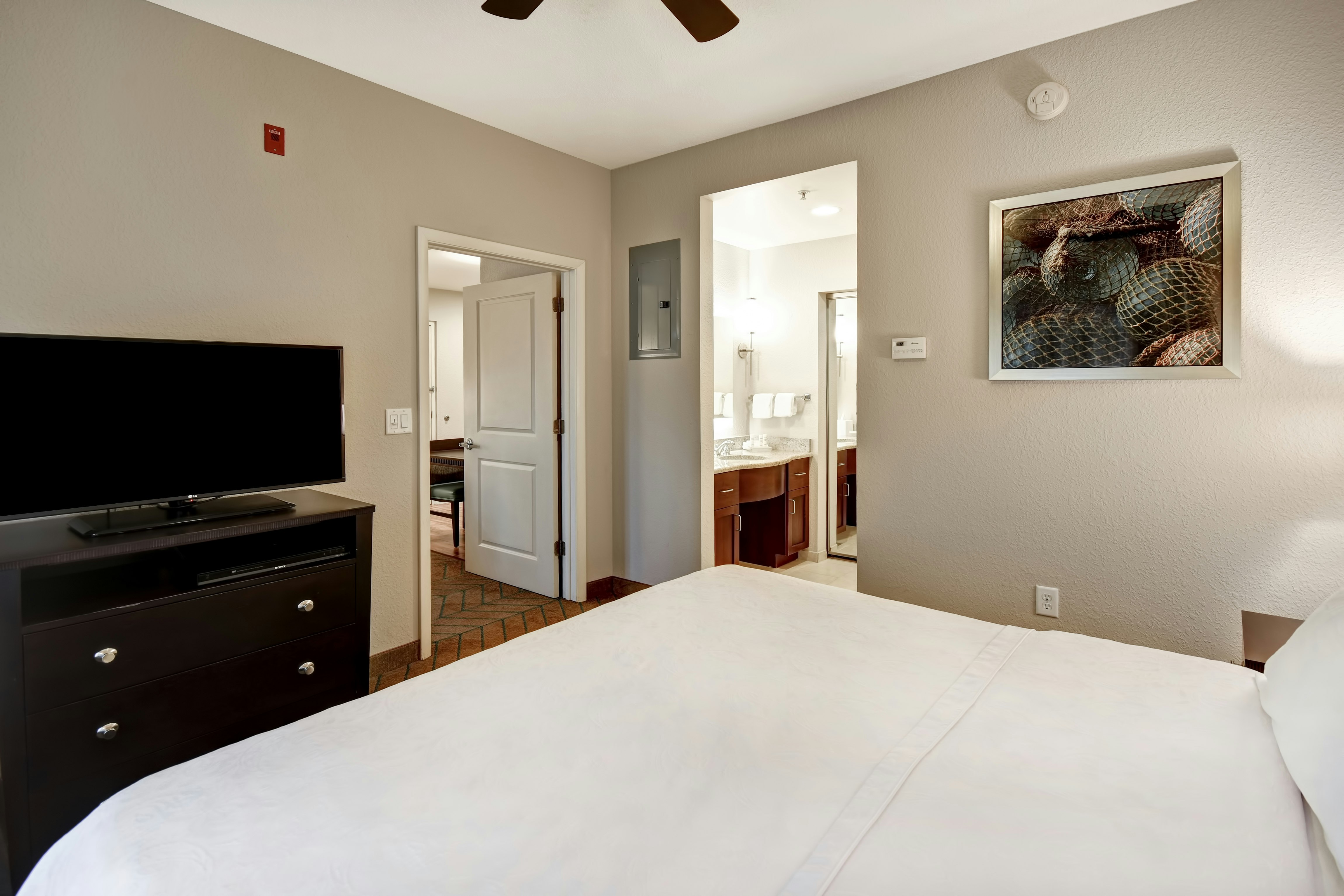 1 Bedroom, Suite, King Bed