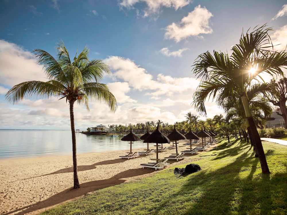 LUX Grand Gaube Resort and Villa 75/80