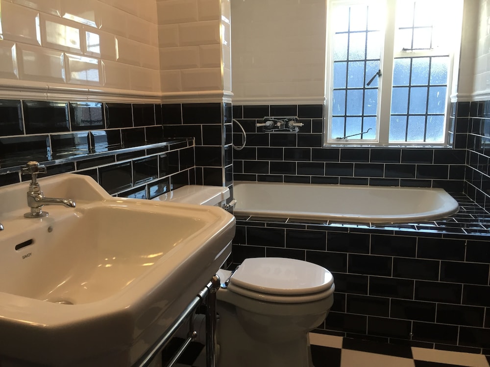 Best Western Plough & Harrow Hotel 44/49