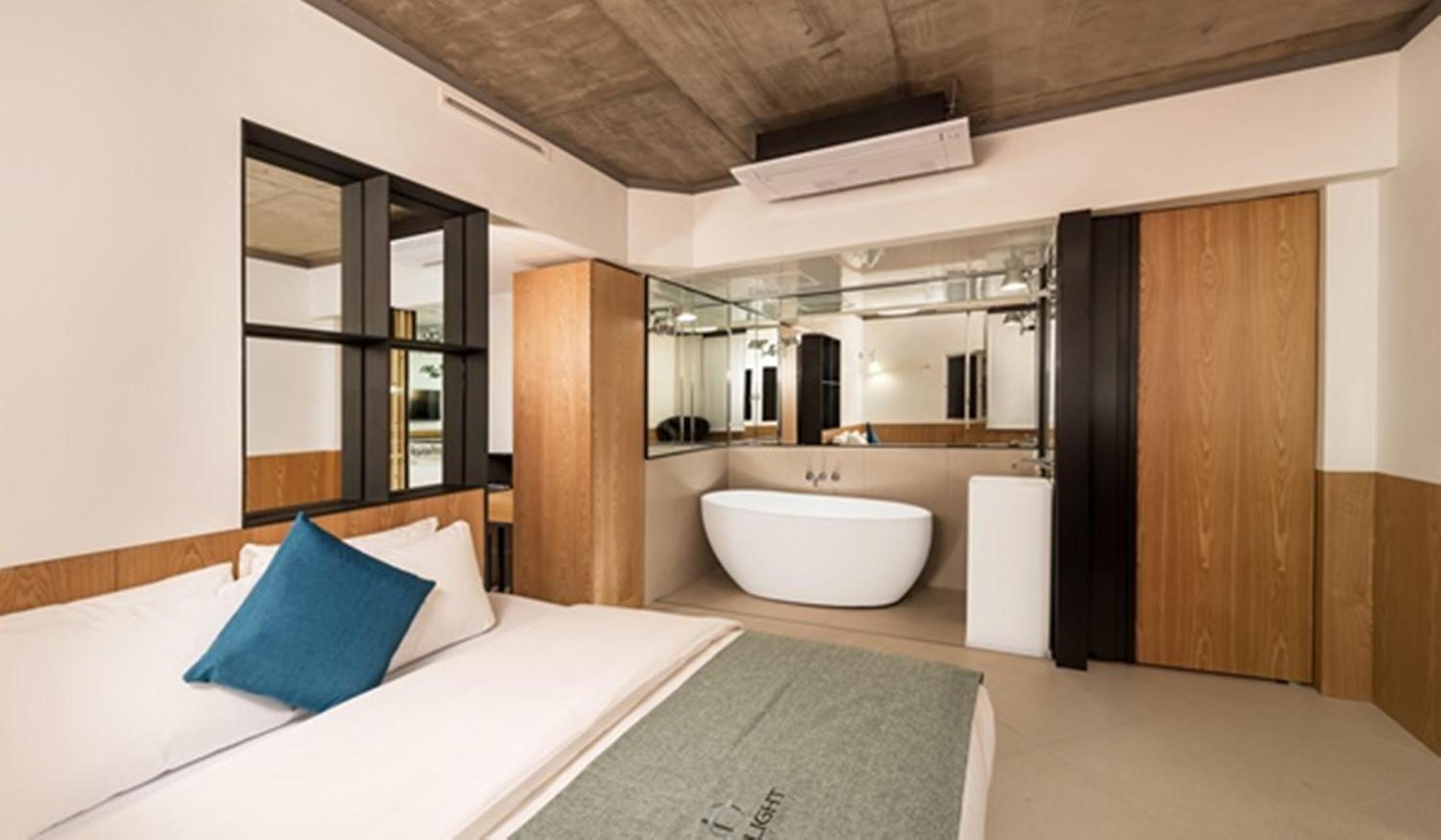 PREMIER, DOUBLE BED