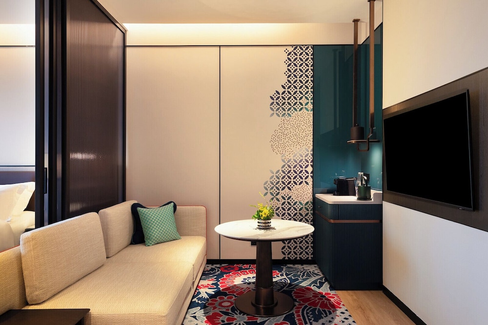 Iconic Marjorie Hotel, a Tribute Portfolio Hotel 40/60