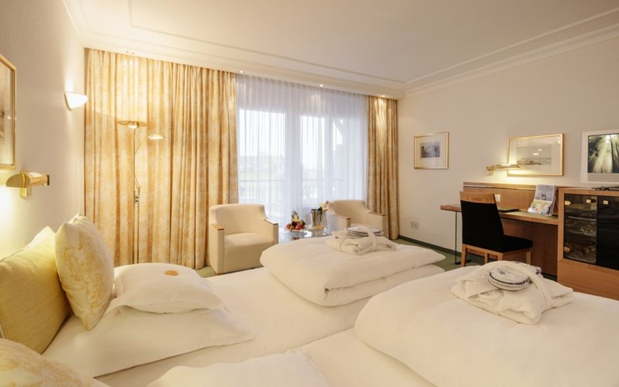 Bayerischer Hof 13/23