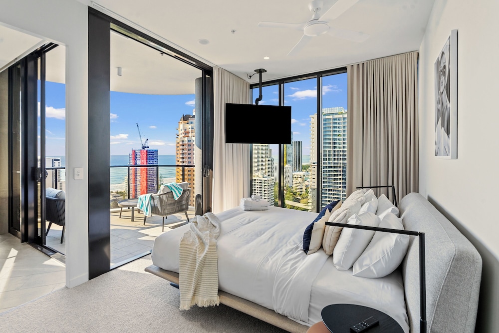 Encore Broadbeach 10/50