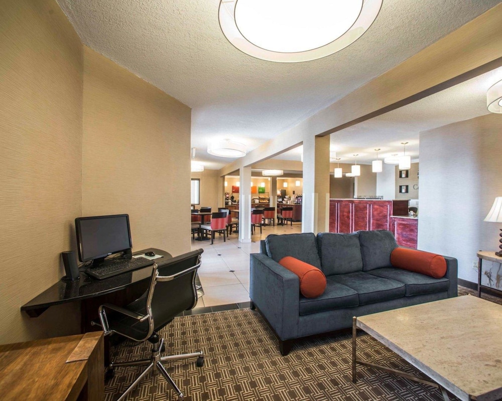 Quality Inn & Suites Boonville - Columbia 21/24
