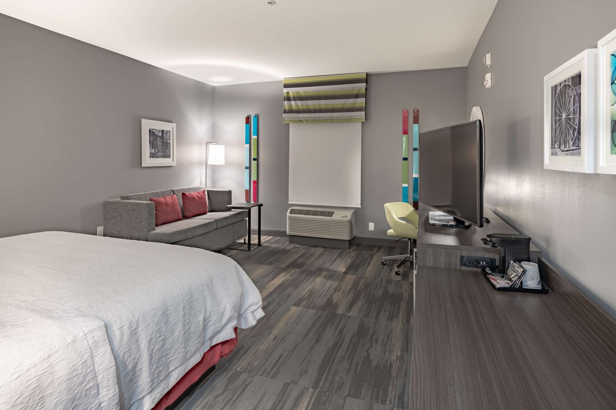 ROOM, KING BED, SOFA, ACCESSIBLE