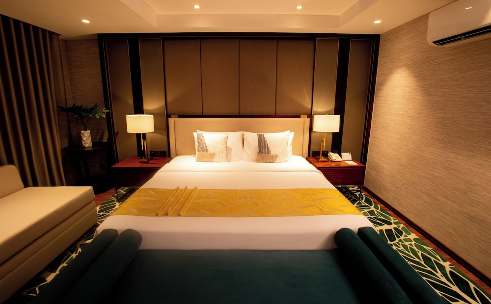 Harvest Hotel 23/68