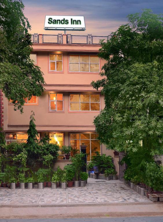 Sands INN Gurgaon 1/24