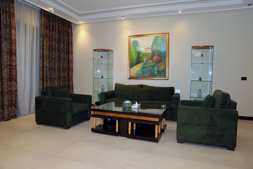 Lahoya Homes, Beirut 30/50
