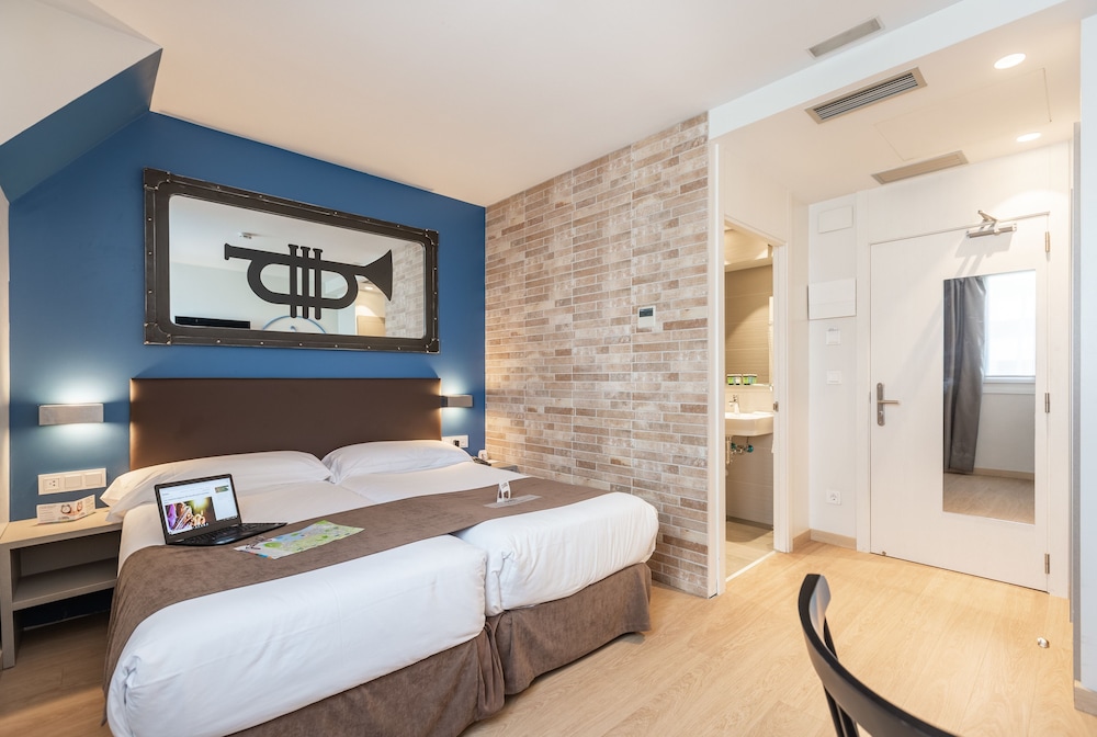Colectia Hotel Urumea 24/76